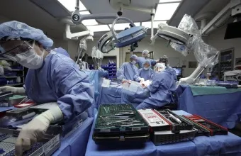 Transplantacija lica i ruke